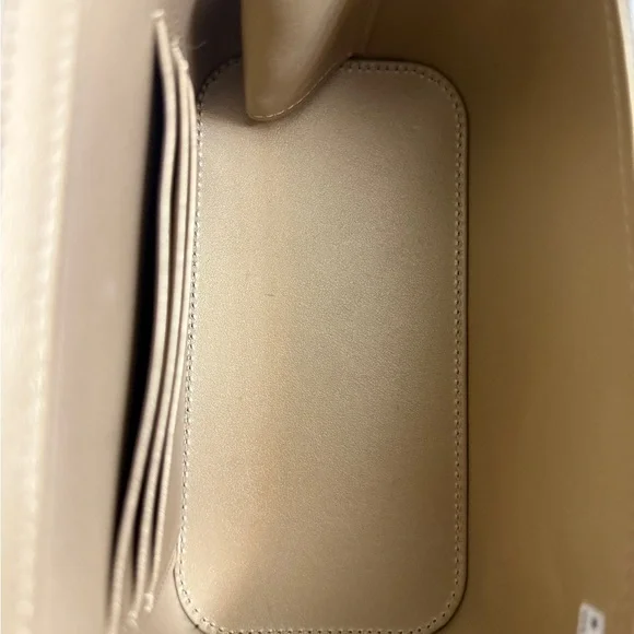 CHANEL Cream Quilted Leather Crossbody Vanity Bag with Gold Chain - Picture 10 of 16